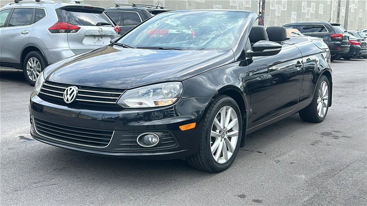 Used 2015 Volkswagen Eos Komfort FWD image 2