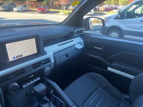 Used 2024 Toyota Tacoma TRD Off-Road AWD/4WD image 32