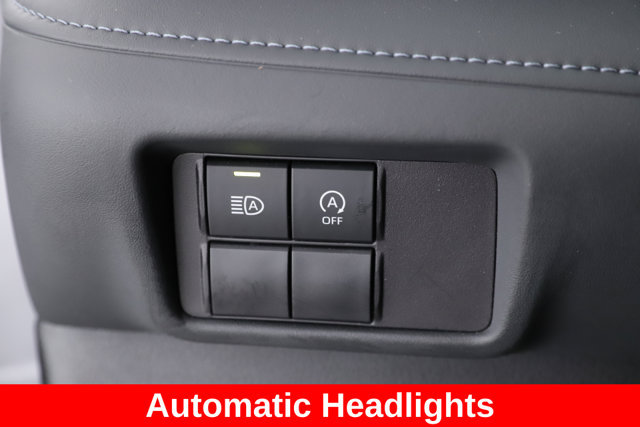 Used 2024 Toyota Highlander LE AWD/4WD image 20