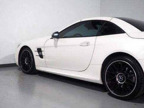 Used 2017 Mercedes-Benz SL 550 image 48