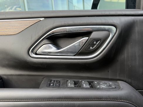 Used 2023 Chevrolet Suburban High Country image 12