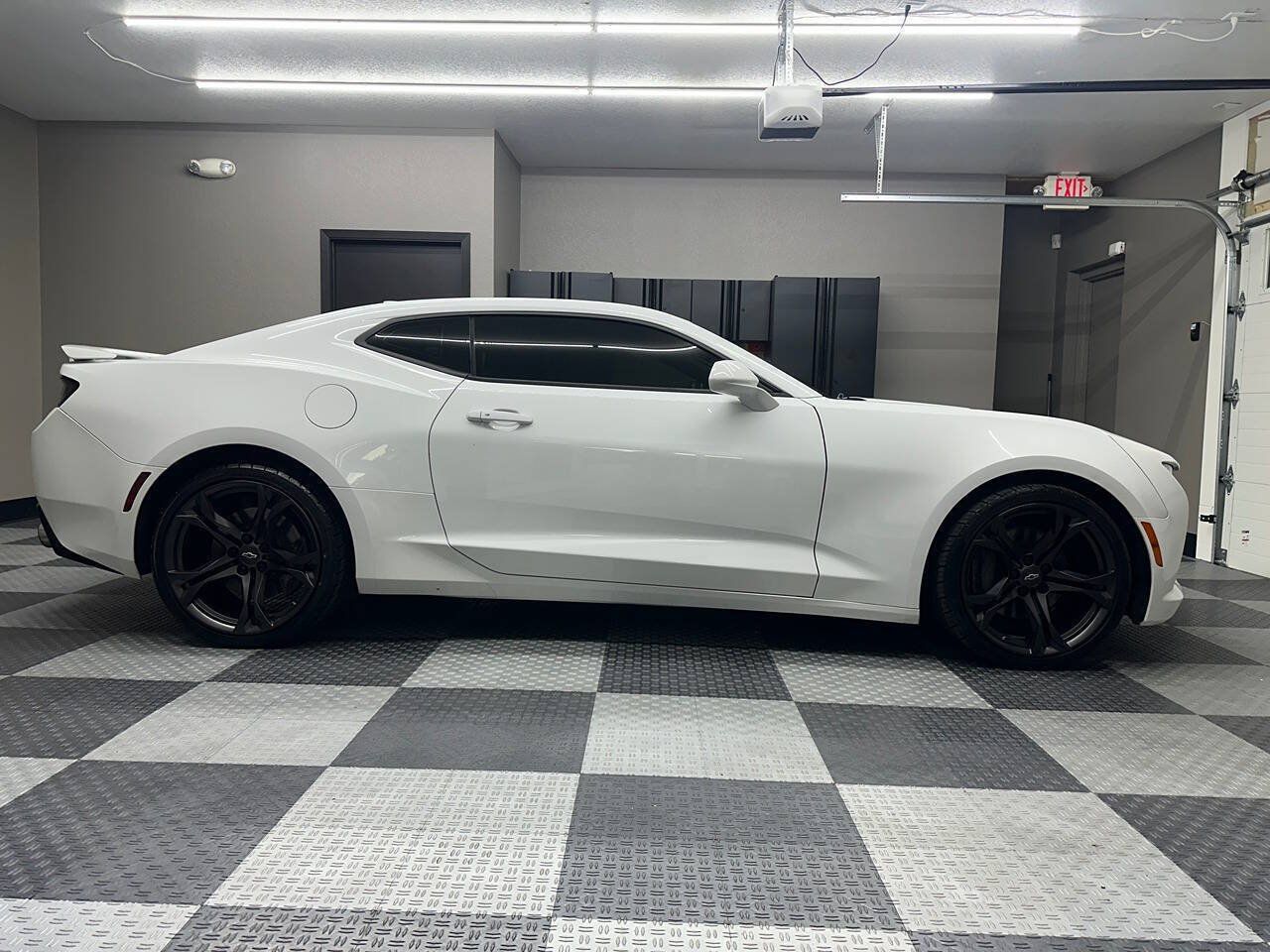 Used 2017 Chevrolet Camaro SS RWD image 13