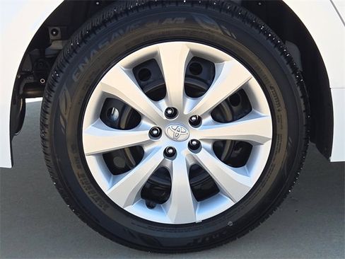 Used 2025 Toyota Corolla XLE image 9