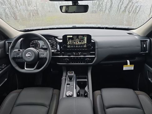 New 2025 Nissan Pathfinder SL image 11