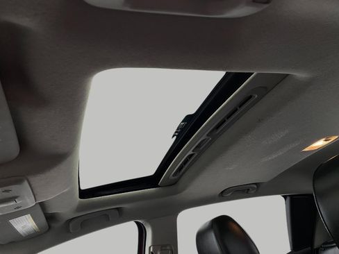 Used 2017 Chevrolet Sonic Premier w/ Driver Confidence Package image 27