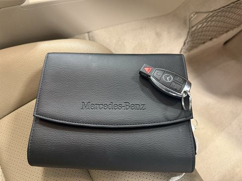 Used 2013 Mercedes-Benz C 250 Sedan image 32
