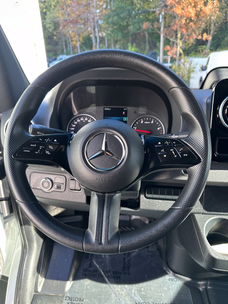 Used 2025 Mercedes-Benz Sprinter 2500 image 14