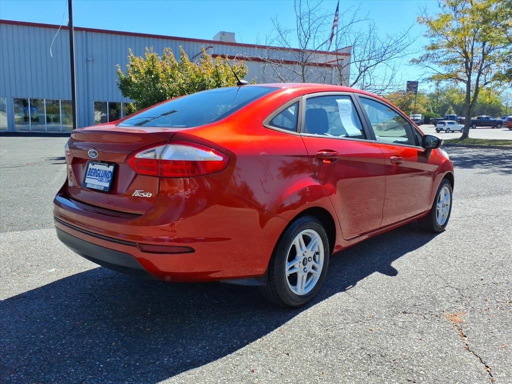 Used 2019 Ford Fiesta SE w/ Cold Weather Package FWD image 4