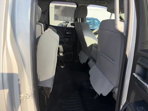 Used 2018 Chevrolet Silverado 1500 Custom w/ Custom Value Package AWD/4WD image 19