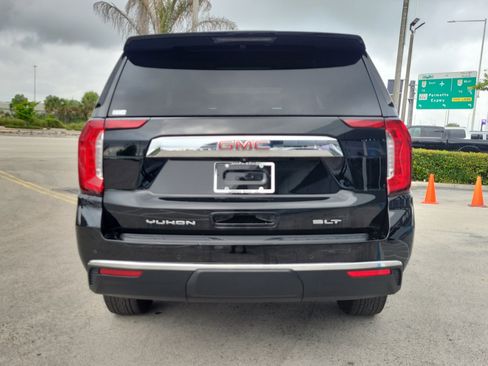 Used 2023 GMC Yukon XL SLT w/ SLT Premium Package AWD/4WD image 6