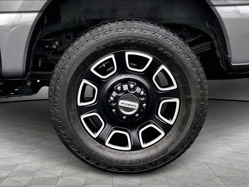 Used 2024 Ford F250 Platinum image 34