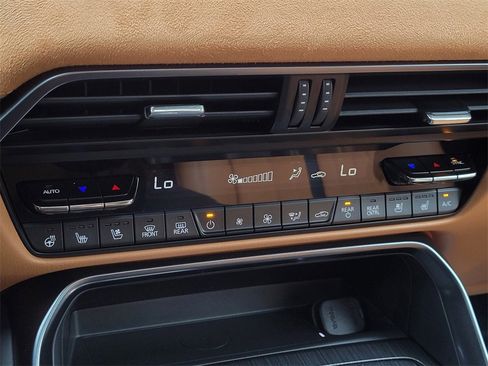 Certified 2025 MAZDA CX-70 3.3 Turbo S w/ Premium Plus image 23