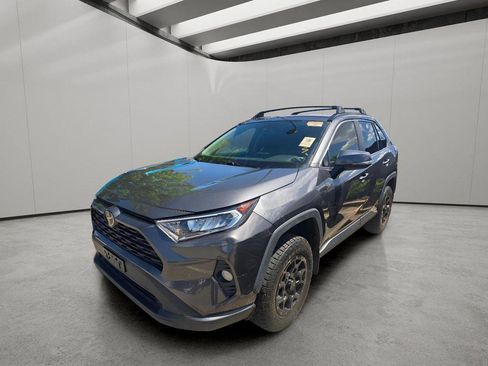 Used 2021 Toyota RAV4 XLE AWD/4WD image 1