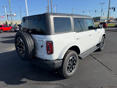 Used 2025 Ford Bronco Outer Banks AWD/4WD image 6
