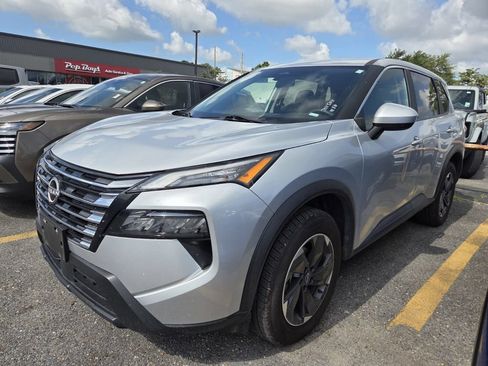 Used 2024 Nissan Rogue SV AWD/4WD image 1
