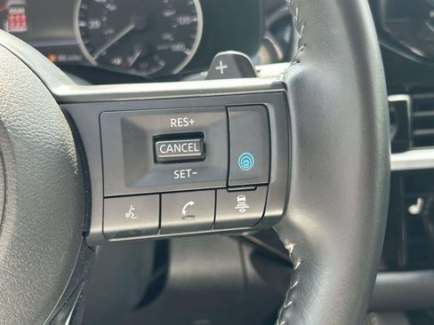 Used 2025 Nissan Pathfinder SV AWD/4WD image 23