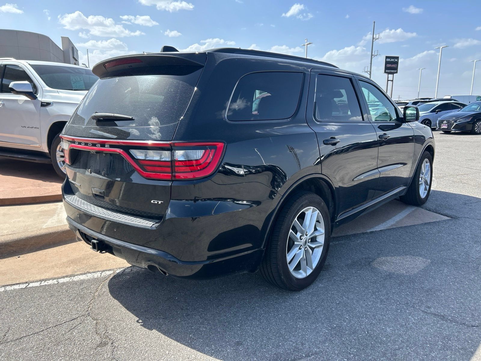 Used 2024 Dodge Durango GT RWD image 5