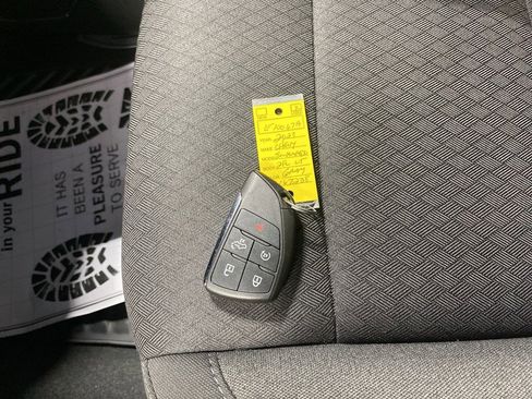 Used 2023 Chevrolet Silverado 1500 LT image 32