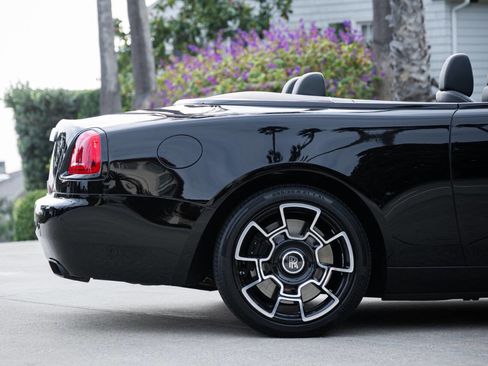 Used 2019 Rolls-Royce Dawn image 28