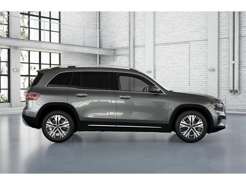 New 2026 Mercedes-Benz GLB 250 4MATIC image 2