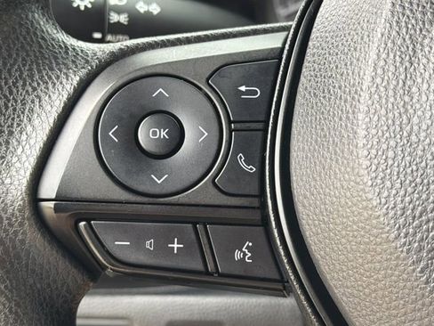 Used 2021 Toyota Corolla LE image 27