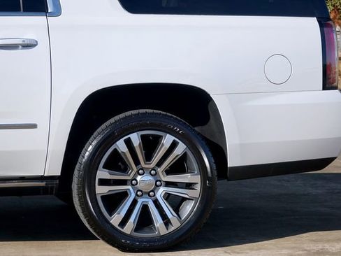 Used 2018 GMC Yukon XL Denali w/ Denali Ultimate Package image 32