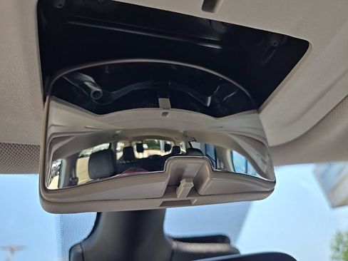 Used 2023 Chrysler Pacifica Touring-L FWD image 65