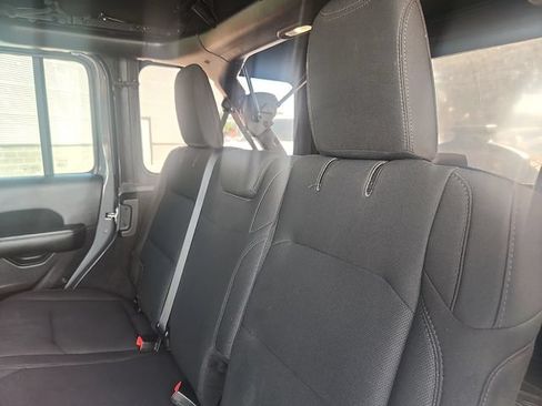 Used 2018 Jeep Wrangler Unlimited Sahara w/ Cold Weather Group AWD/4WD image 24