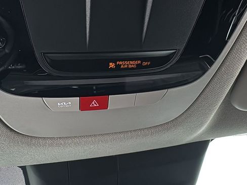 Used 2025 Kia Seltos SX image 32