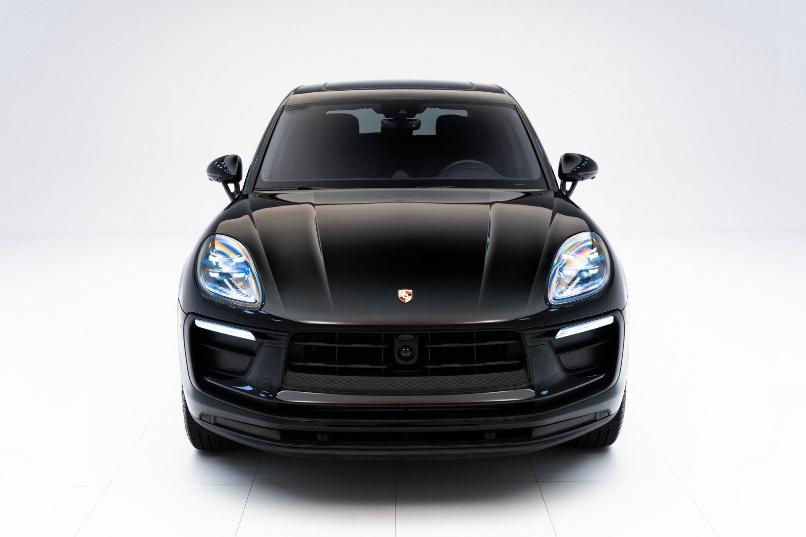 Certified 2024 Porsche Macan AWD/4WD image 6