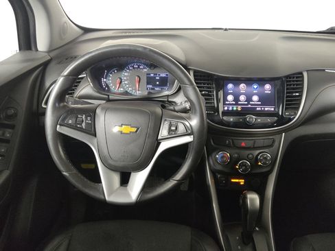 Used 2020 Chevrolet Trax LT w/ LT Convenience Package FWD image 22
