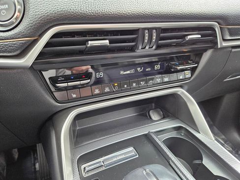 Certified 2024 MAZDA CX-90 Plug-In Hybrid w/ Preferred AWD/4WD image 24
