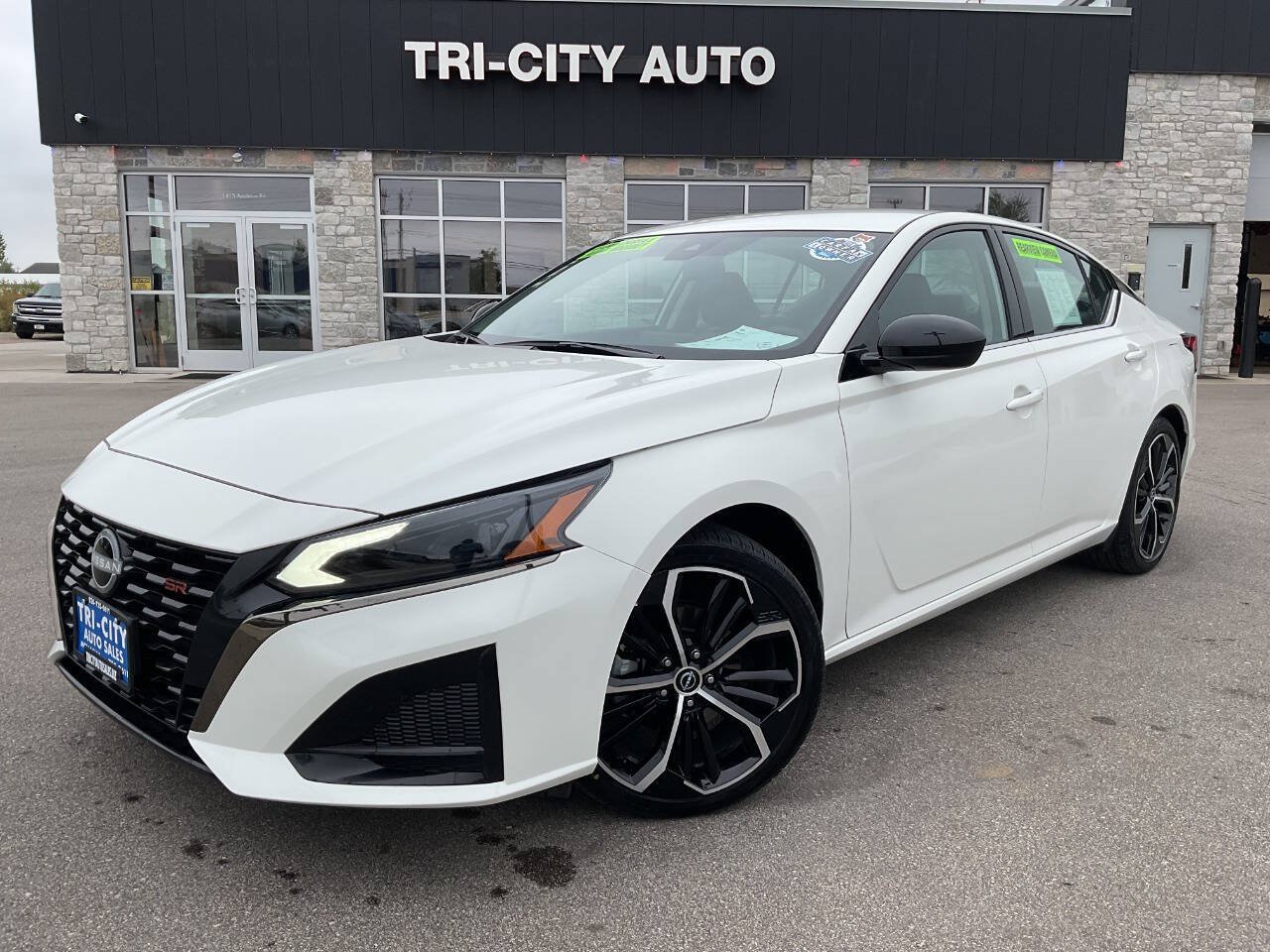 Used 2025 Nissan Altima 2.5 SR FWD image 1