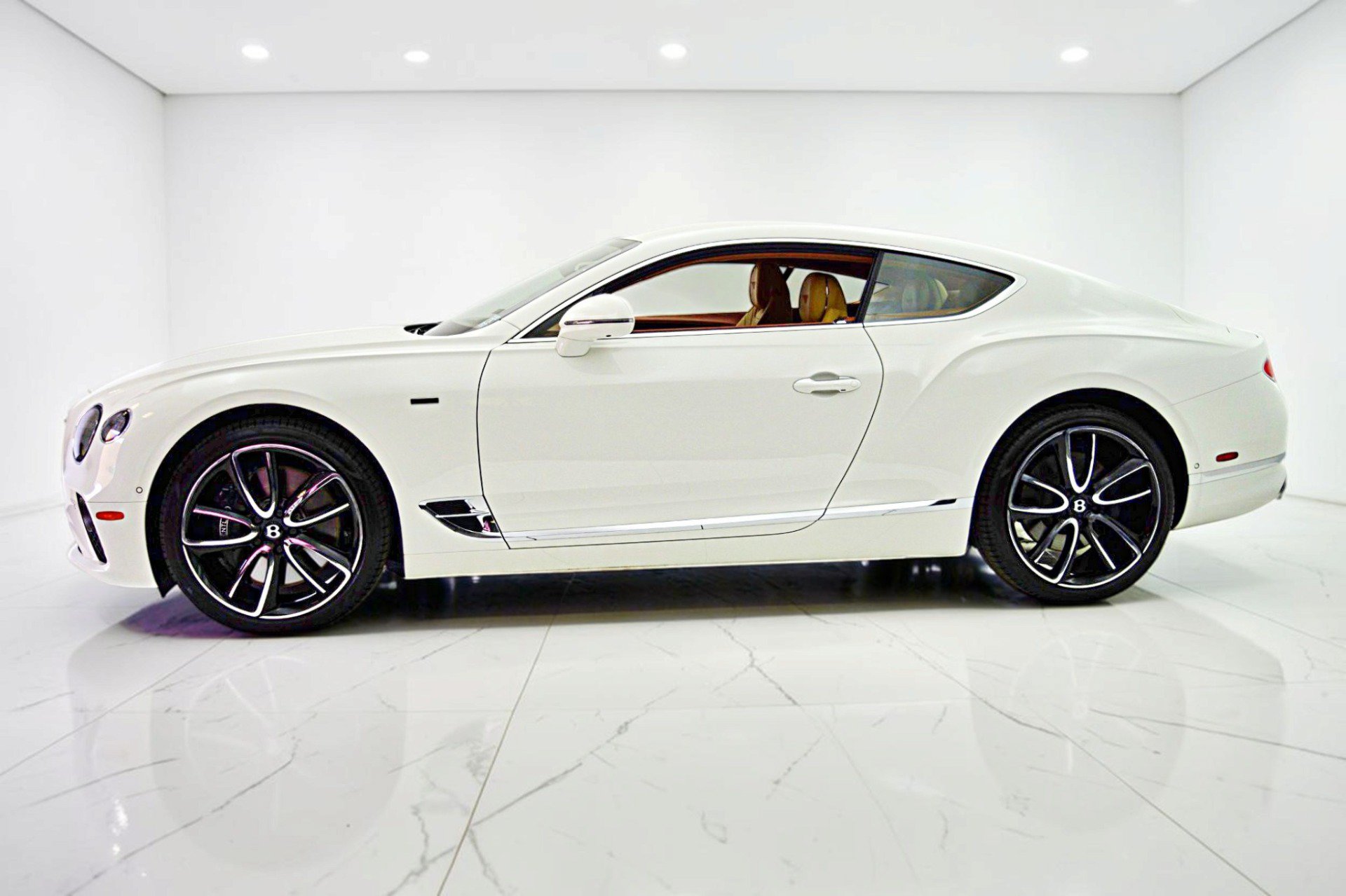 Used 2024 Bentley Continental GT AWD/4WD image 3