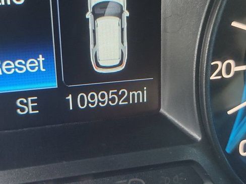 Certified 2018 Ford Explorer XLT FWD image 26