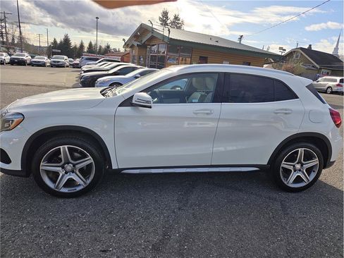 Used 2017 Mercedes-Benz GLA 250 4MATIC image 5