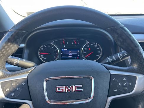 Used 2022 GMC Acadia SLE w/ Driver Convenience Package image 17