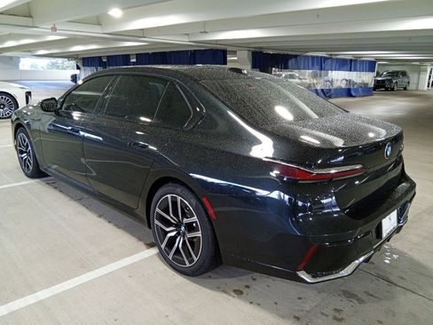 Certified 2024 BMW 740i RWD image 7
