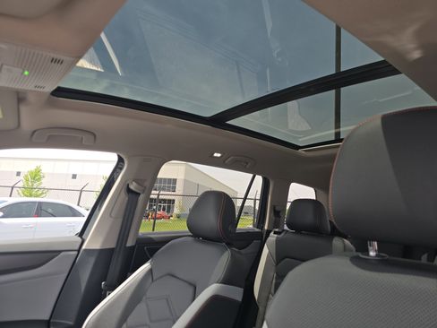 New 2026 Volkswagen Atlas Peak Edition AWD/4WD image 9