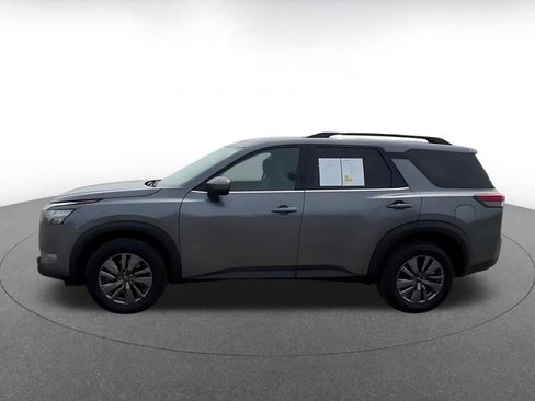 Used 2025 Nissan Pathfinder SV FWD image 9