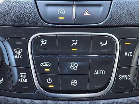 Used 2023 Chevrolet Malibu LT FWD image 45
