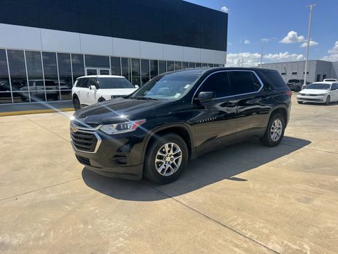Used 2019 Chevrolet Traverse LS image 2