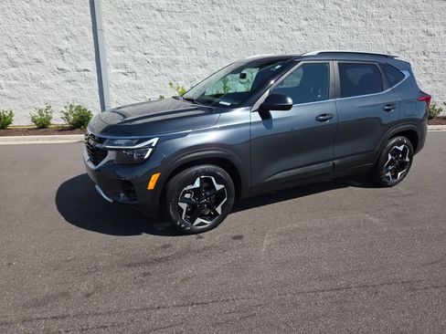 Certified 2024 Kia Seltos EX AWD/4WD image 1