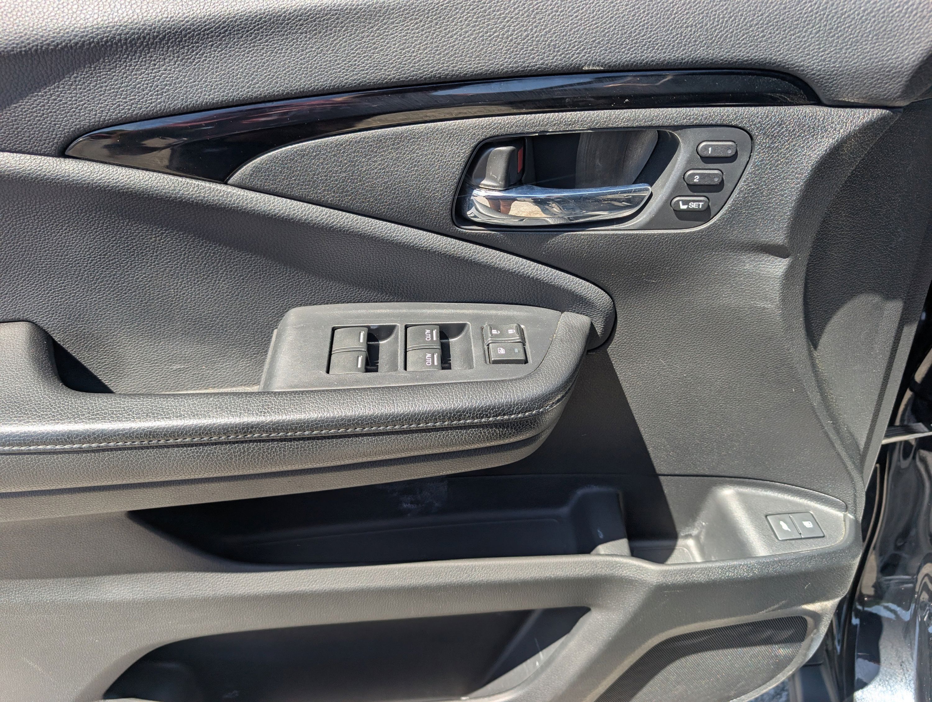 Used 2017 Honda Pilot Elite image 9