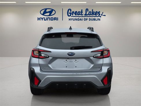 Used 2024 Subaru Crosstrek 2.0i Premium image 4