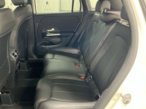Used 2021 Mercedes-Benz GLA 250 4MATIC image 23