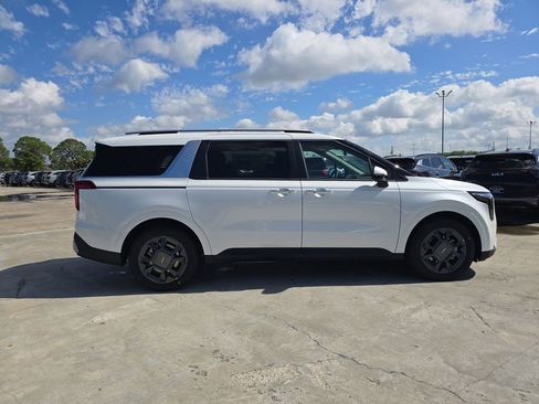 New 2026 Kia Carnival EX image 9