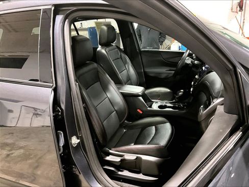 Certified 2022 Chevrolet Equinox RS w/ RS Leather Package image 11