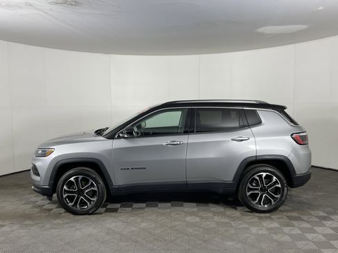 Used 2022 Jeep Compass Limited image 3