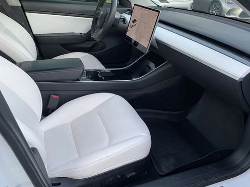 Used 2020 Tesla Model 3 image 6